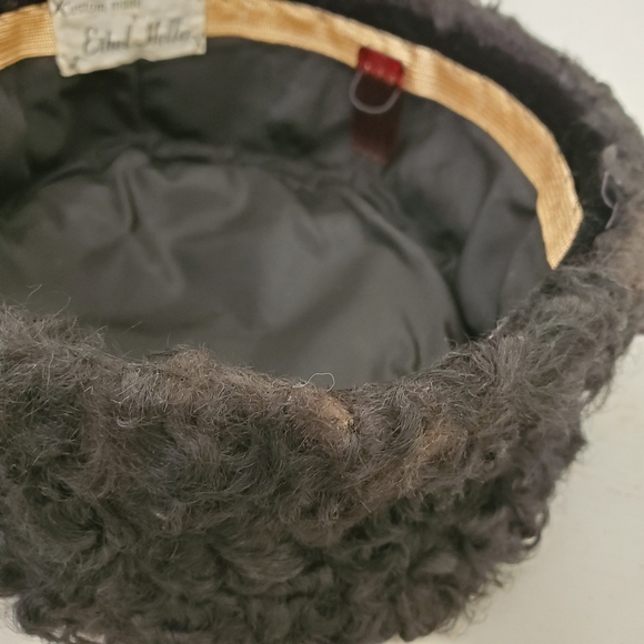 40s 50s Black Persian Lamb & Velvet Cossack Style Pillbox Tilt Hat - Picture 16 of 16